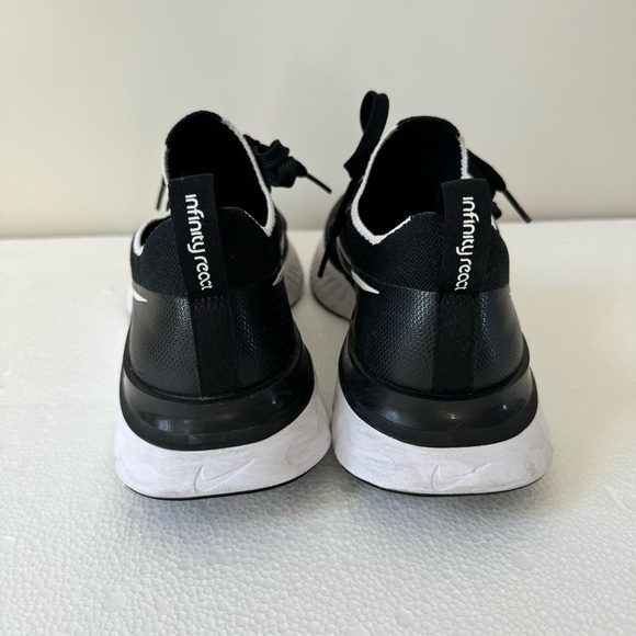 Nike Epic React Flyknit 2 - Picture 3 of 6
